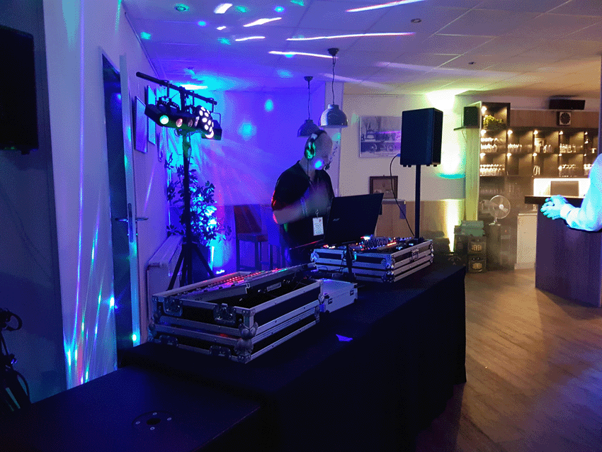 DJ-Tekkada, Hochzeits & Event-DJ aus Wittmund, Friesland, Ostfriesland auf 40. Geburtstag im Bi´D Bank (Partyservice Ufken) in Wittmund, Leerhafe