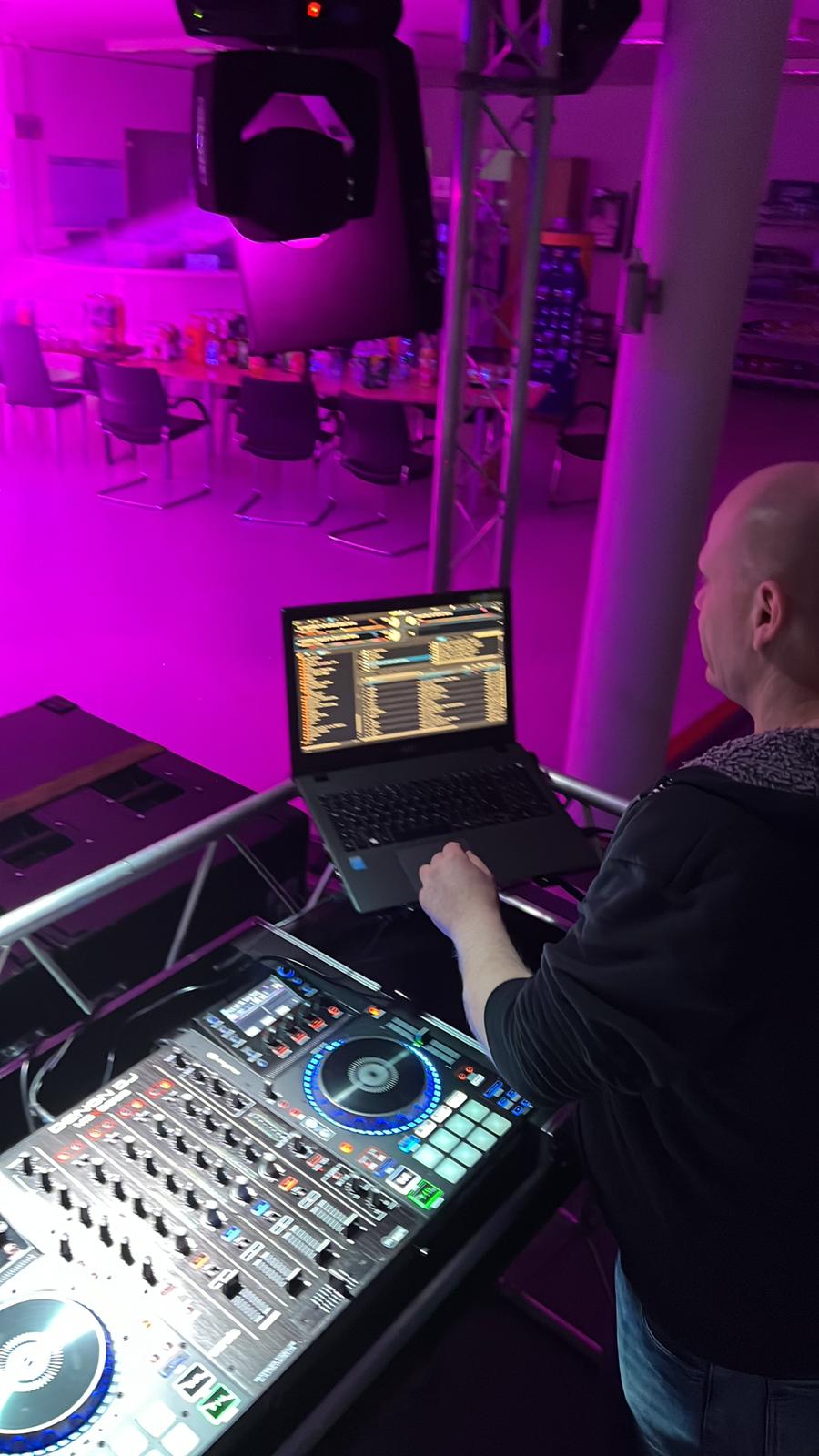DJ-Tekkada, Hochzeits & Event-DJ aus WTM/Leerhafe.